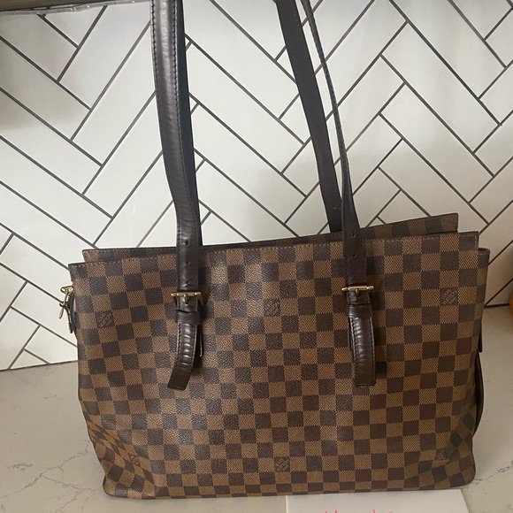 Authenticated Louis Vuitton Chelsea Zip Tote in Damier Ébène - Picture 1 of 11